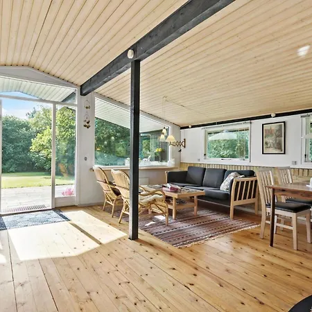 Holiday home Pet Friendly In With Wifi